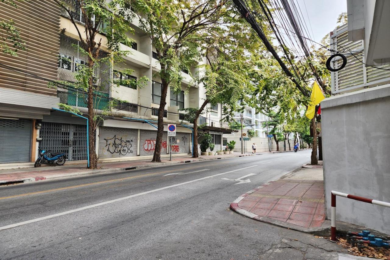 Forgotten Hostel Silom Bangkok Exterior photo