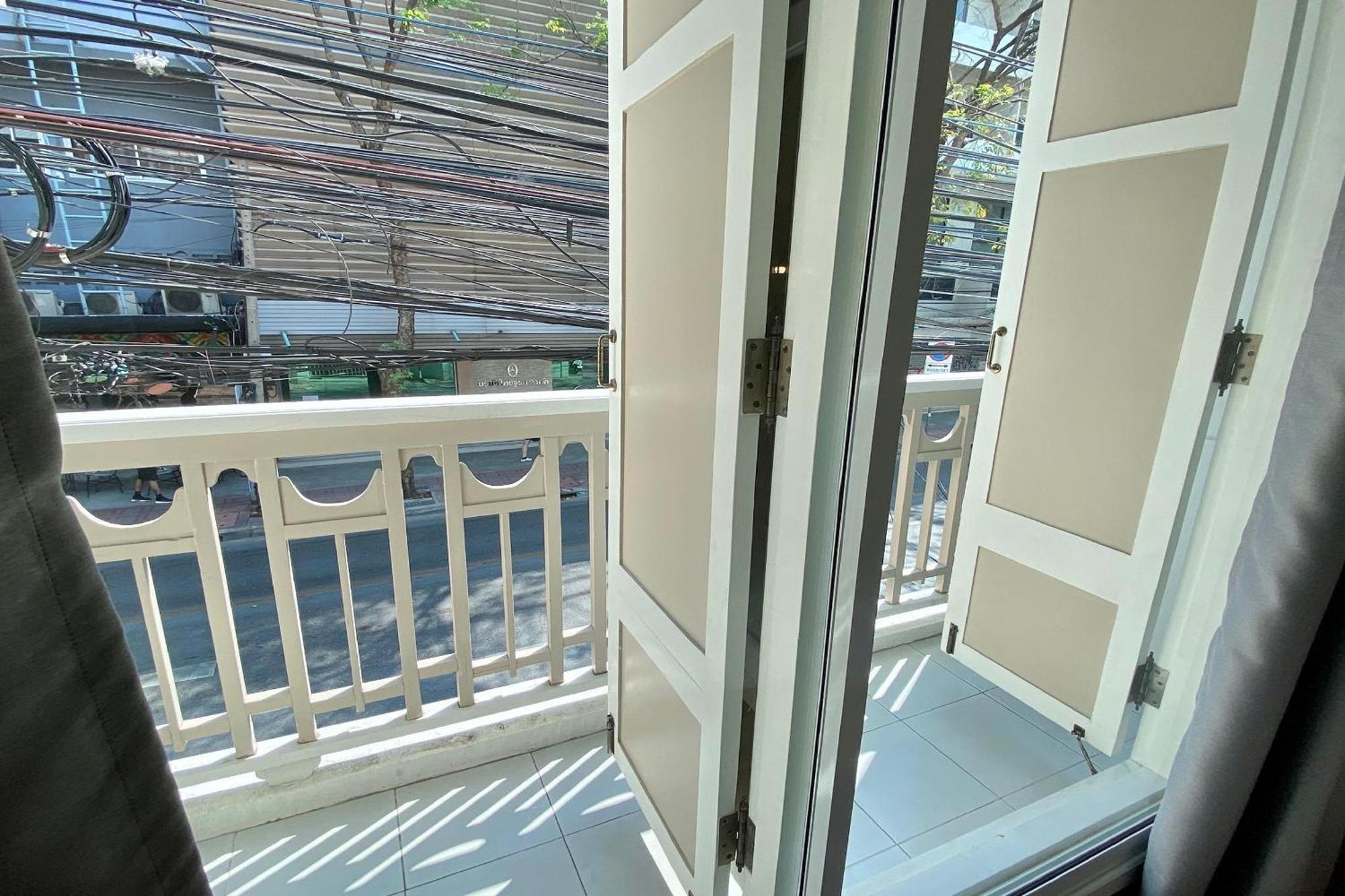 Forgotten Hostel Silom Bangkok Exterior photo