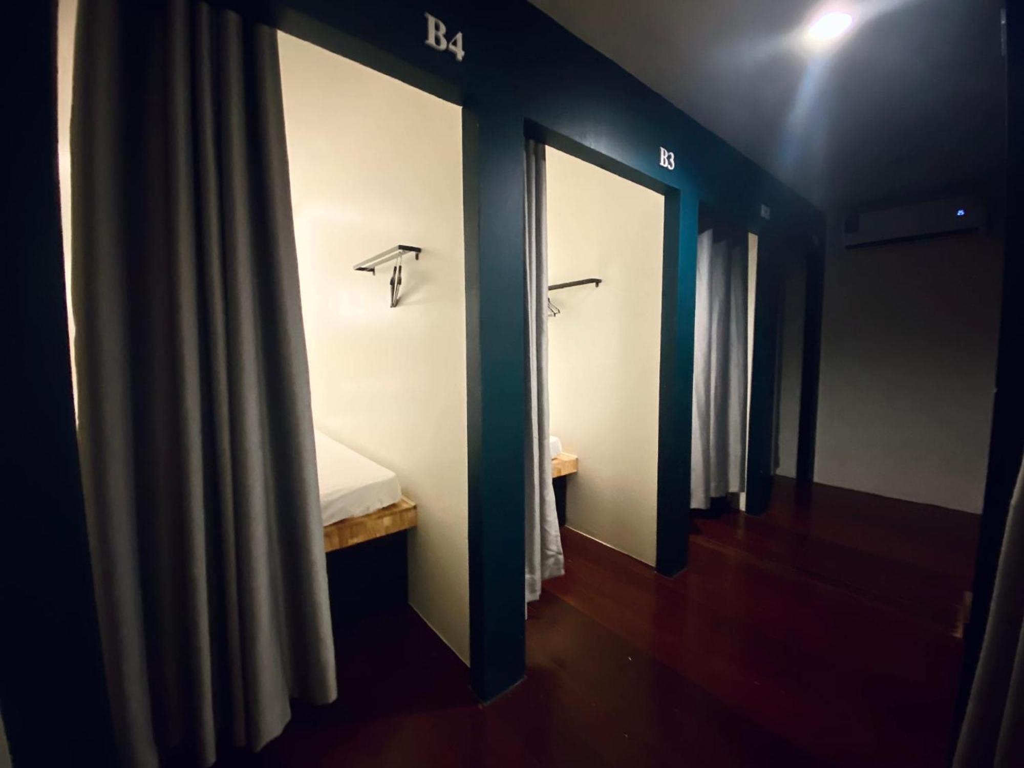 Forgotten Hostel Silom Bangkok Exterior photo